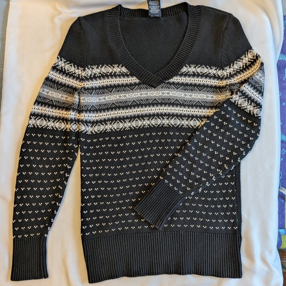 Black & White Cotton Pull Over Vneck Sweater Faded Glory